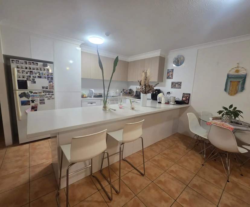 $565, Flatshare, 2 bathrooms, Surfers Paradise QLD 4217