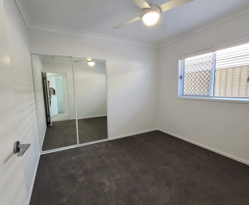 Unfurnished room in a share house