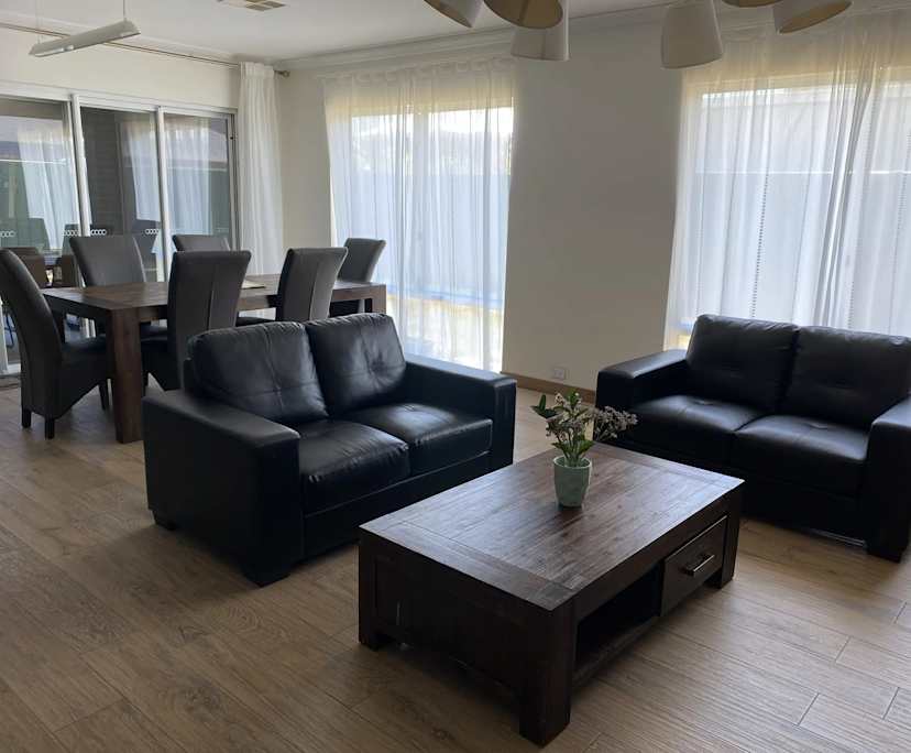 $300, Share-house, 4 bathrooms, Singleton WA 6175