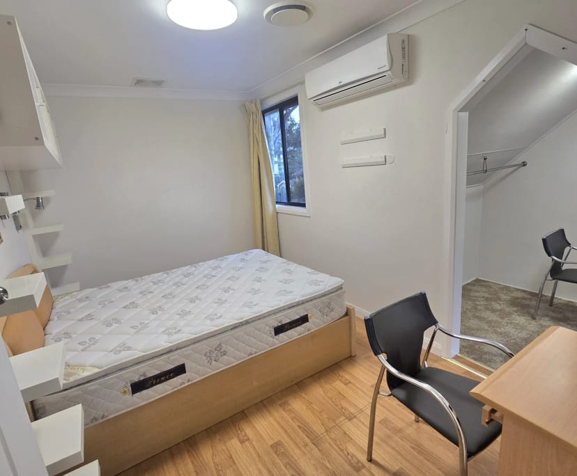 Furnished room in a share house