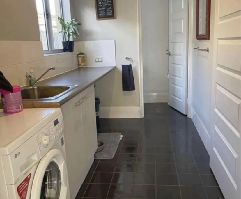 Room in a share house