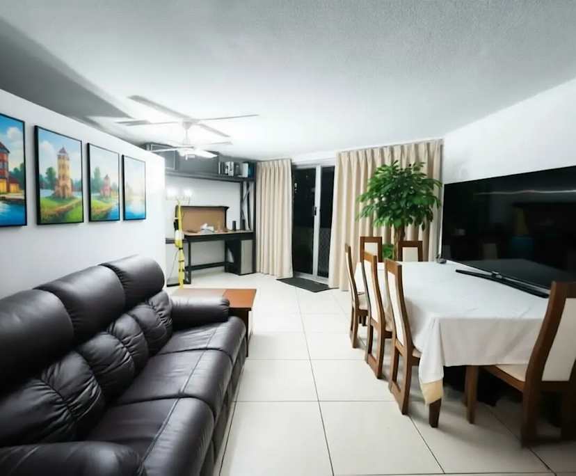 Furnished room in a flatshare
