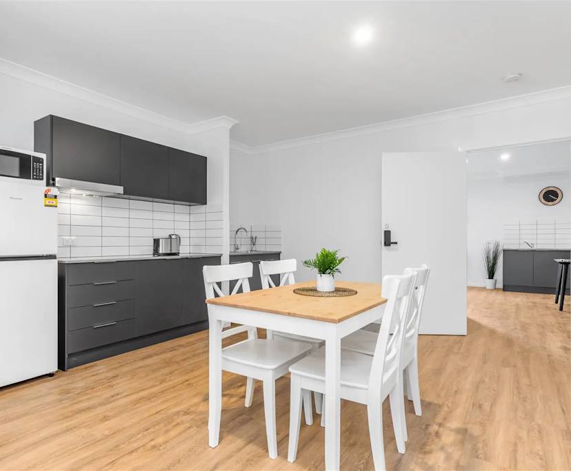 $420, Studio, 1 bathroom, Chermside QLD 4032