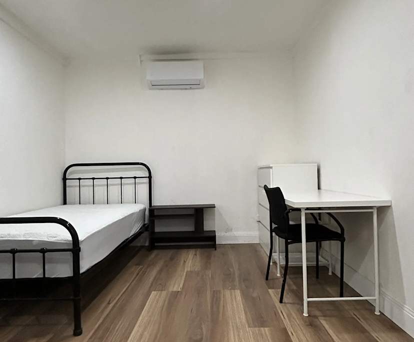 $290, Share-house, 4 bathrooms, Oakleigh VIC 3166