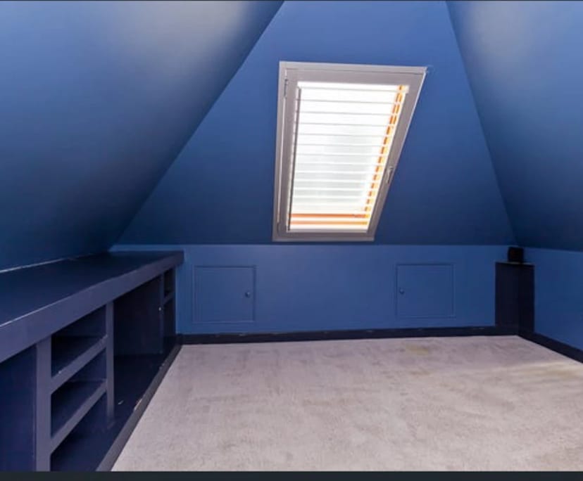 Room in a share house