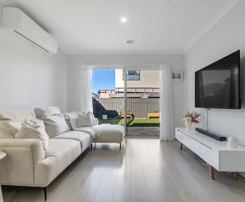 Unfurnished room in a share house