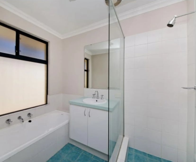 Room in a share house