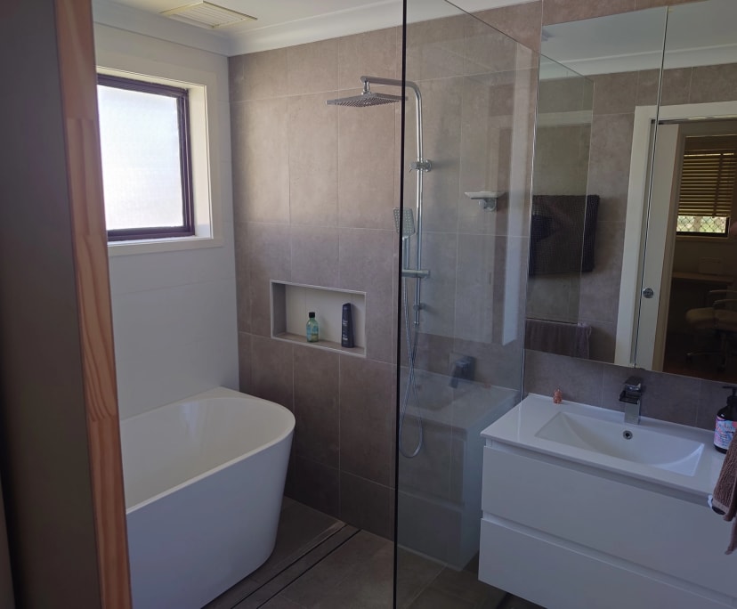 $250, Share-house, 3 bathrooms, East Albury NSW 2640