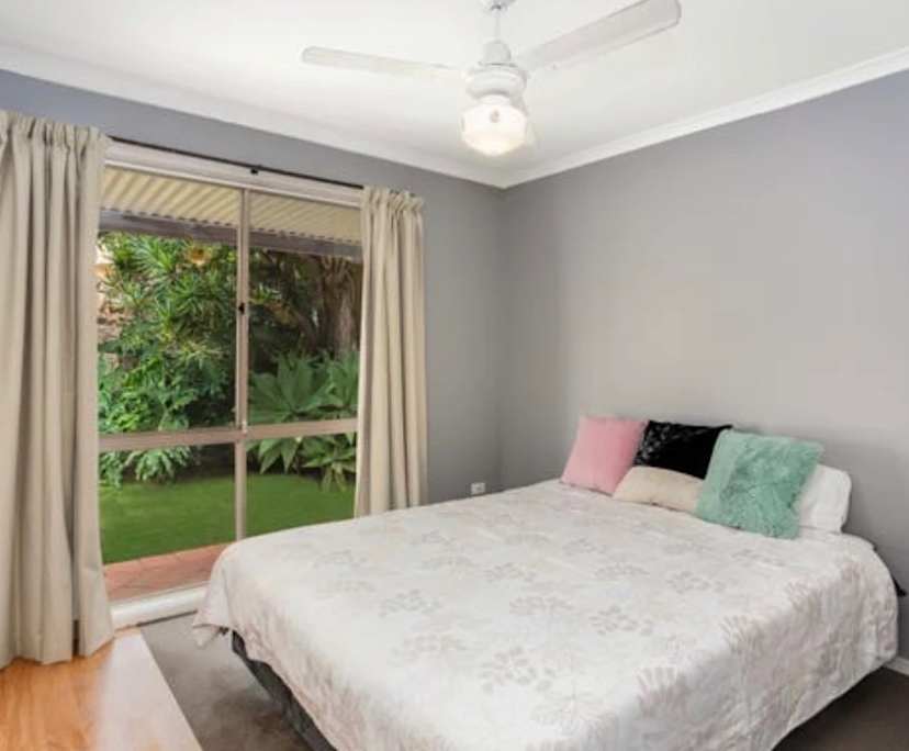 $450, Share-house, 3 bathrooms, Banora Point NSW 2486