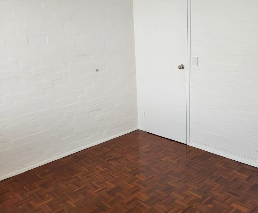 Unfurnished room in a flatshare