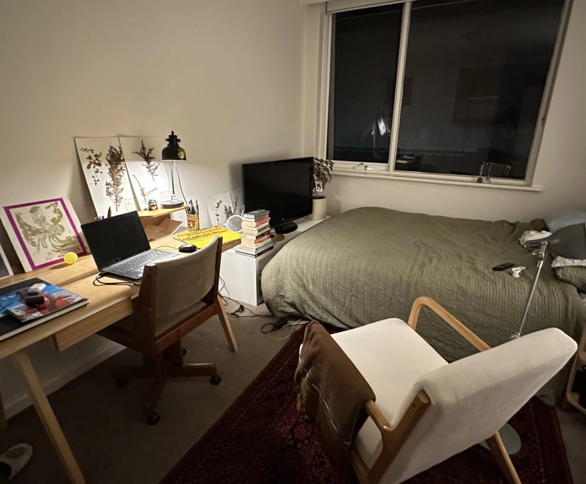 Furnished room in a flatshare