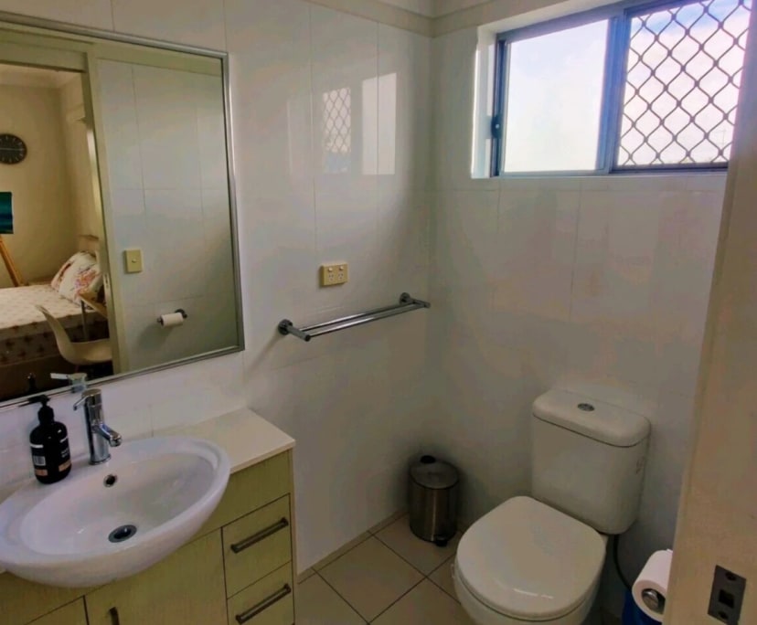 $240, Flatshare, 2 bathrooms, Wynnum QLD 4178