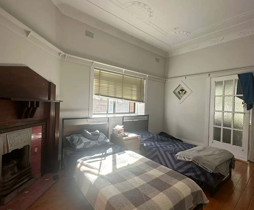 Furnished room in a share house
