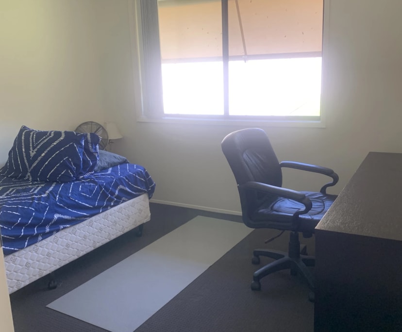 Furnished room in a flatshare
