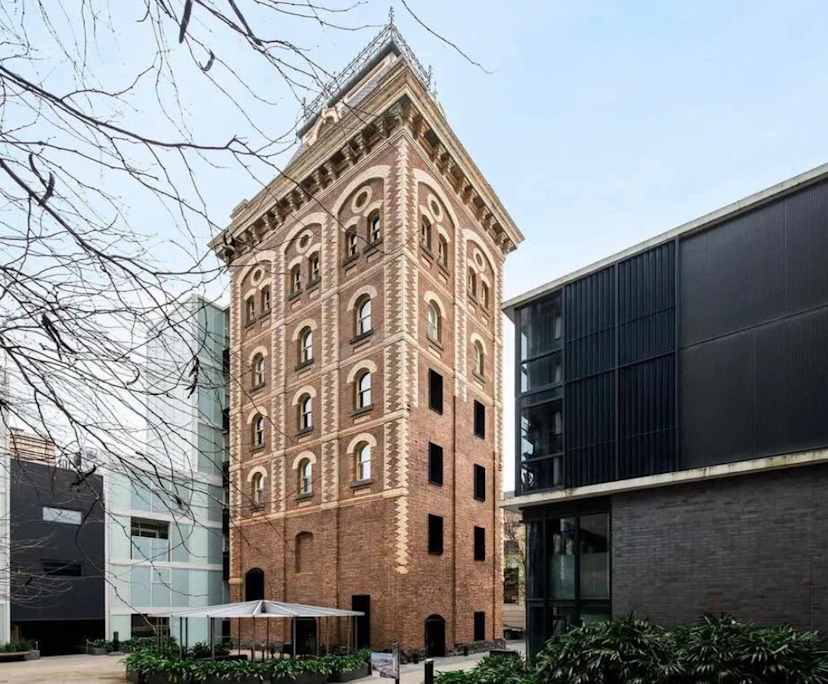 Unfurnished room with ensuite in a flatshare