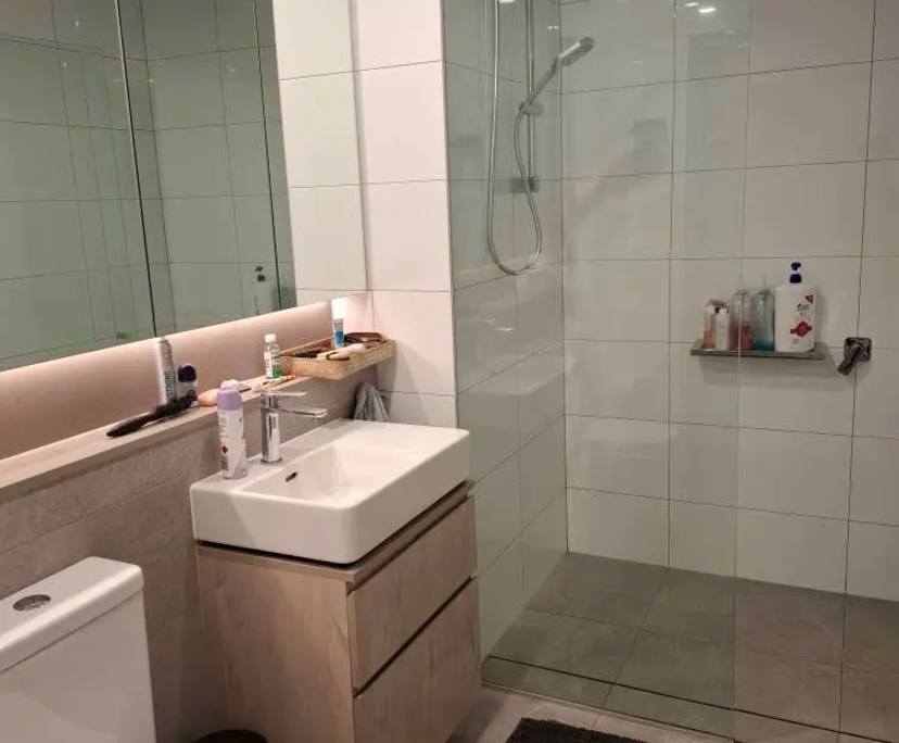 $490, Flatshare, 2 bathrooms, Melbourne VIC 3000