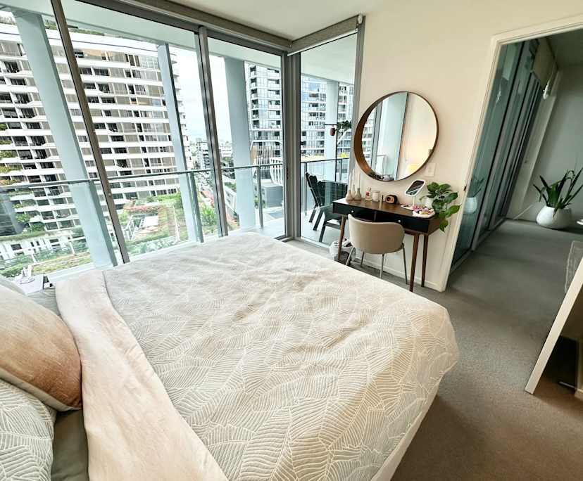 Furnished room with ensuite in a flatshare