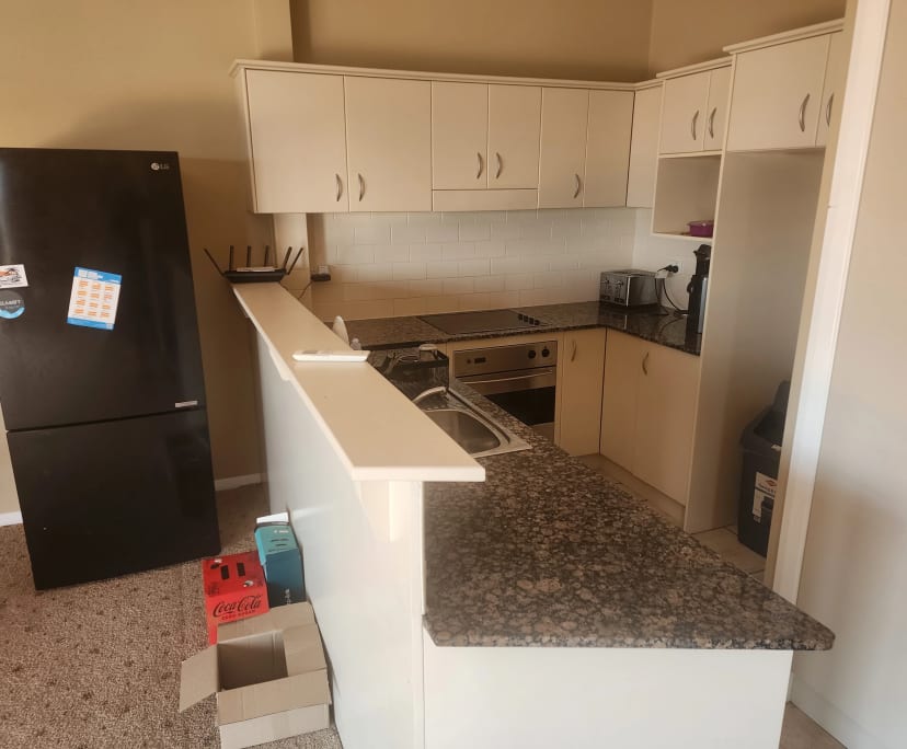 $320, Flatshare, 3 bathrooms, The Hill NSW 2300