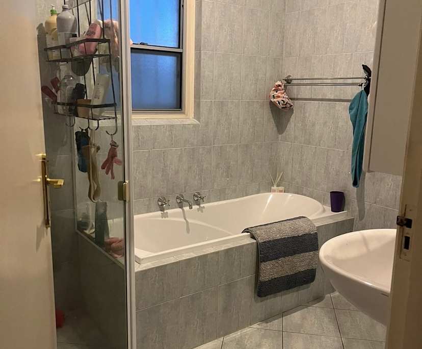 Unfurnished room in a share house