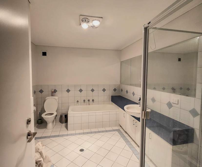 $430, Flatshare, 2 bathrooms, Parkville VIC 3052