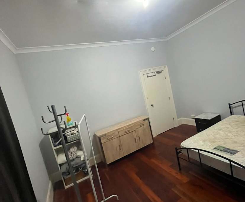 Room in a share house