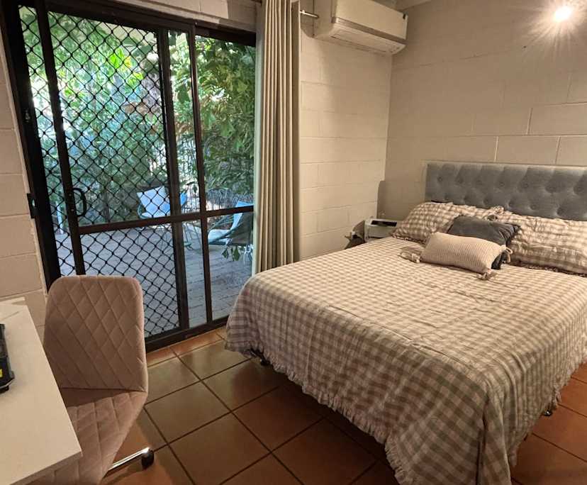 Furnished room in a share house