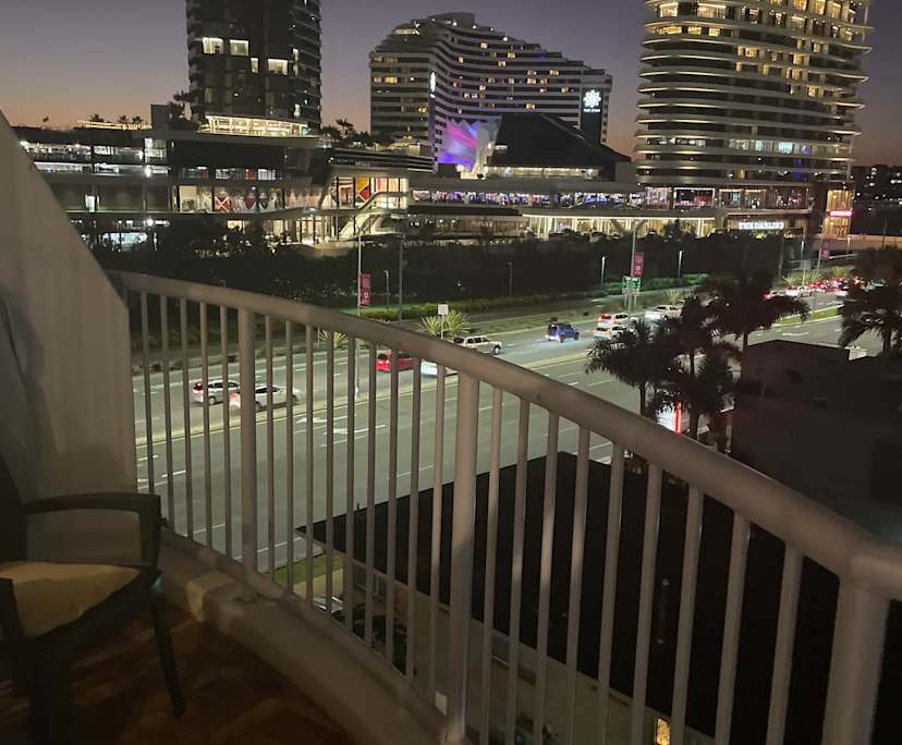 $600, 1-bed, 1 bathroom, Broadbeach QLD 4218