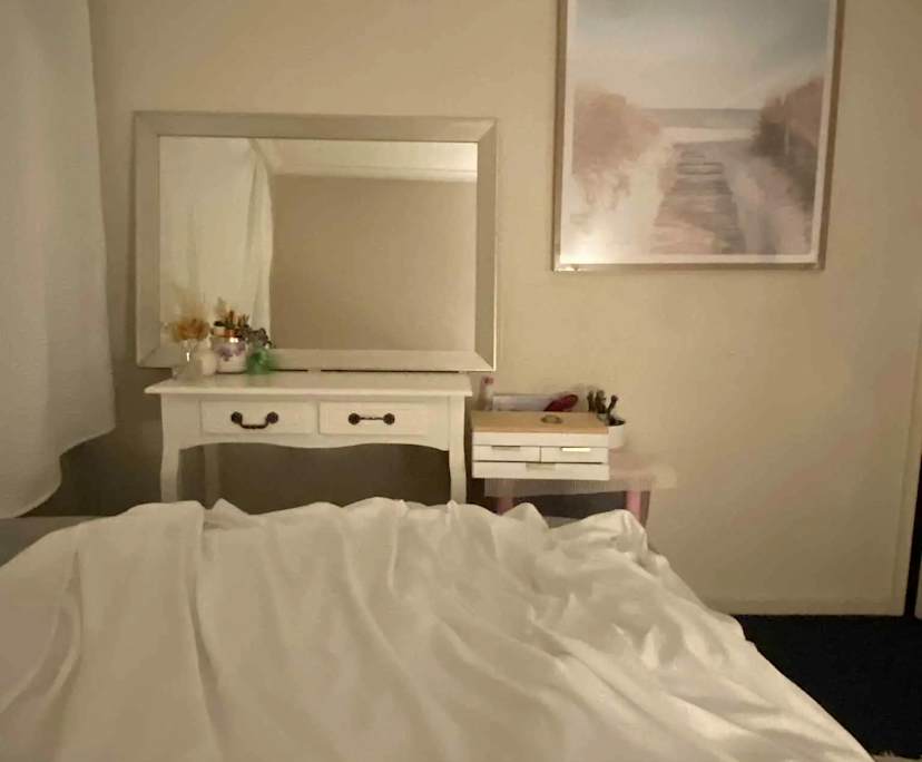 Furnished room in a share house