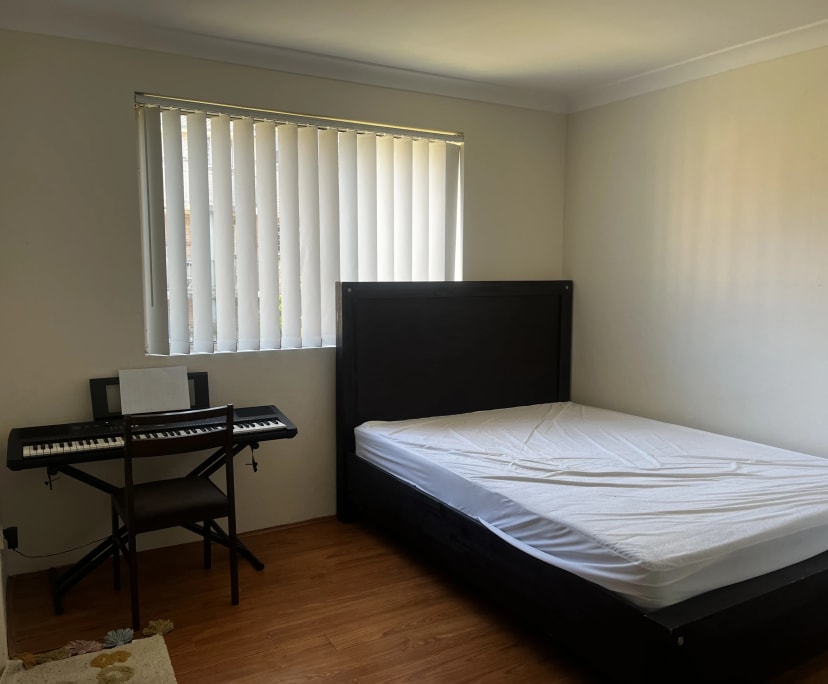 Furnished room in a flatshare
