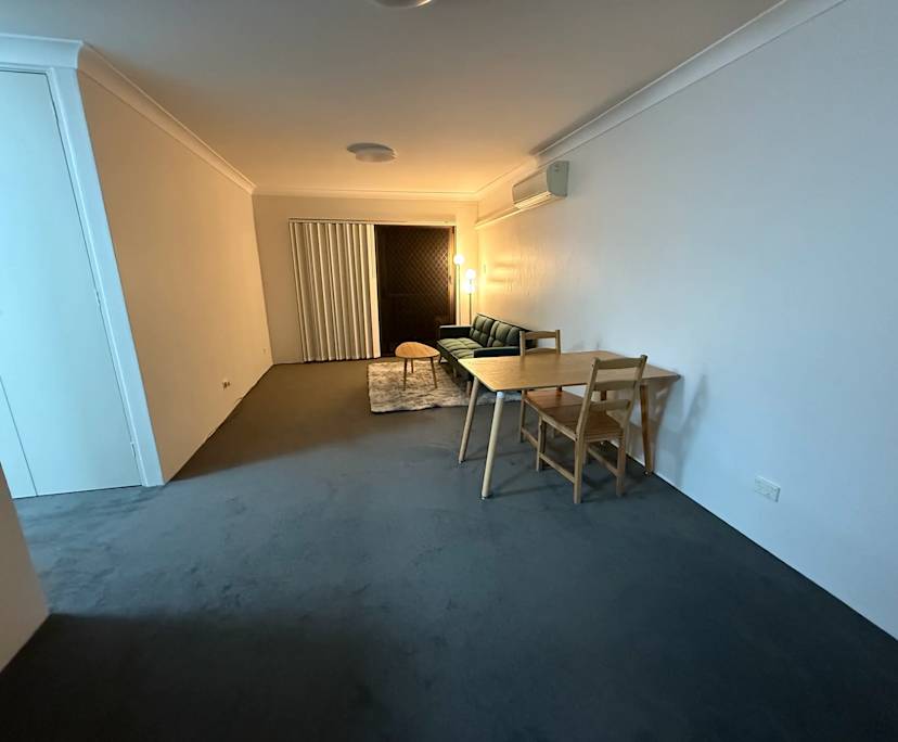 Furnished room in a flatshare
