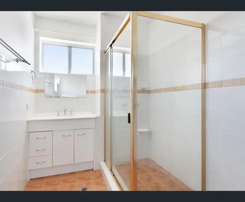 $250, Flatshare, 2 bathrooms, Highgate Hill QLD 4101