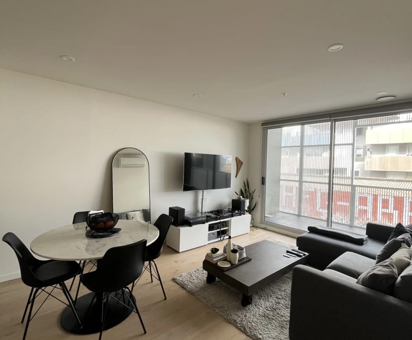 Unfurnished room in a flatshare