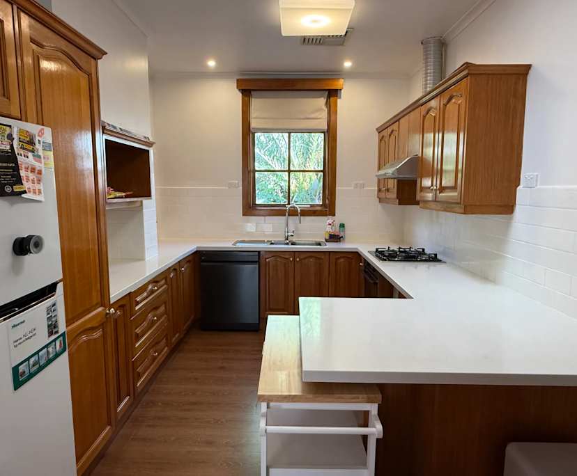 $850, Whole-property, 3 bathrooms, Caulfield East VIC 3145