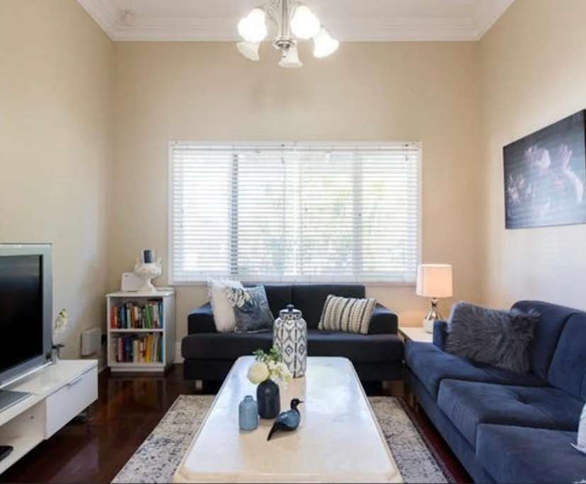 Room in a share house