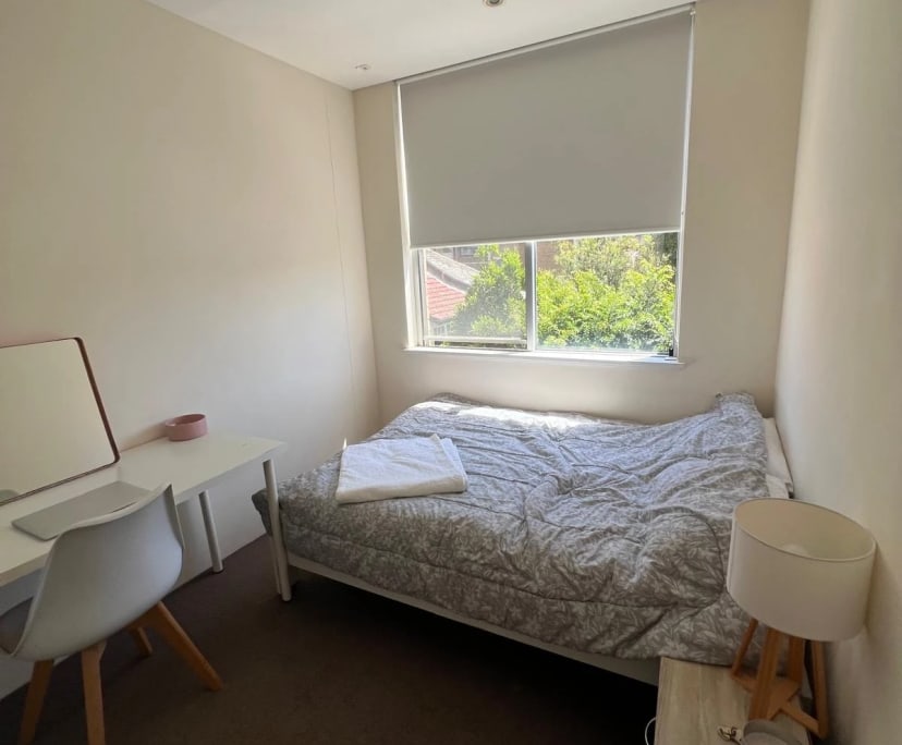 Furnished room in a flatshare