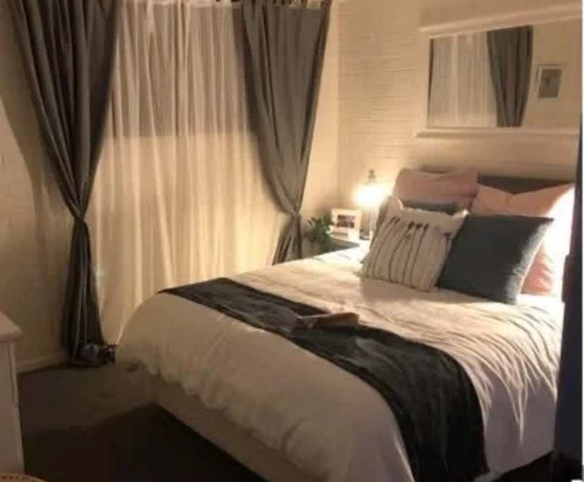 Furnished room in a flatshare