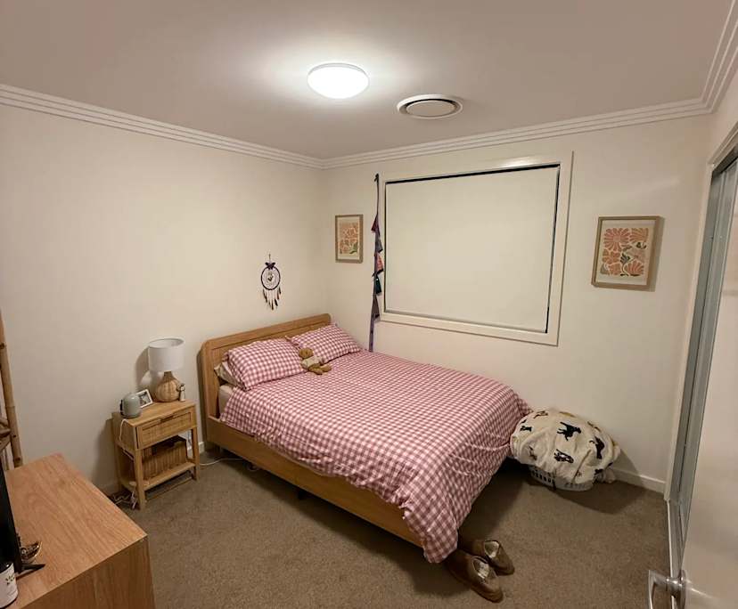 Unfurnished room in a share house