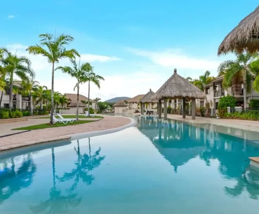 Furnished room with ensuite in a flatshare