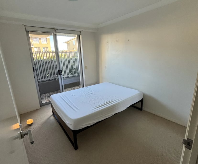 $350, Flatshare, 3 bathrooms, Burleigh Waters QLD 4220