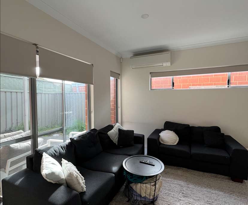 $265, Share-house, 3 bathrooms, Saint James WA 6102