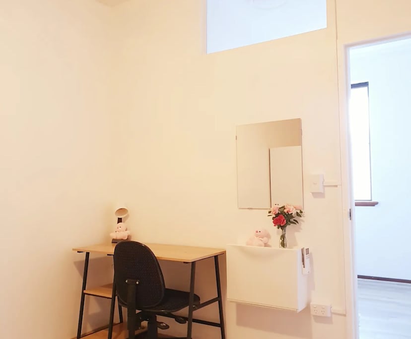 $290-300, Student-accommodation, 2 rooms, Dianella WA 6059, Dianella WA 6059