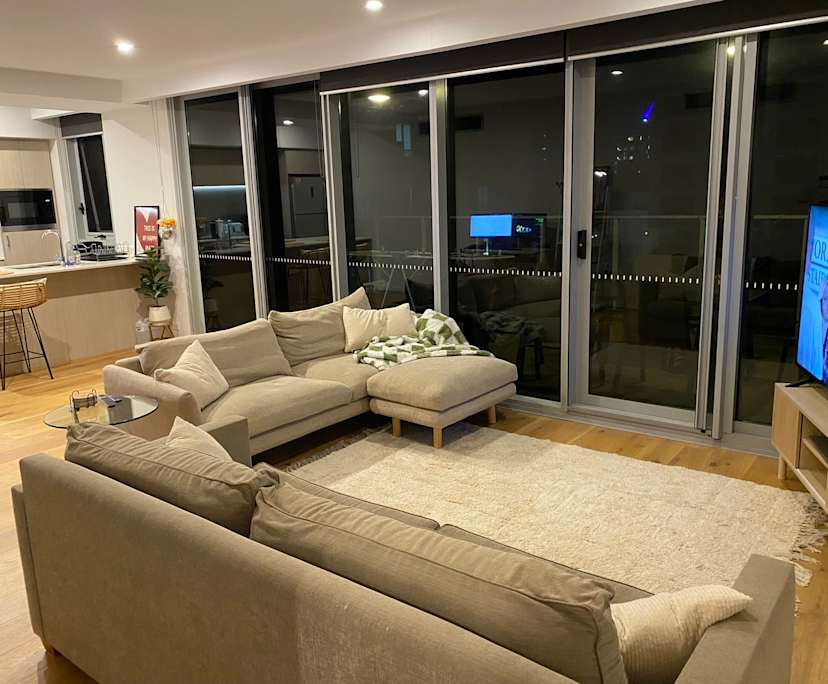 Furnished room with ensuite in a flatshare