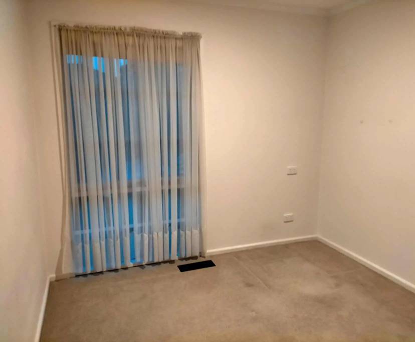 Unfurnished room in a share house