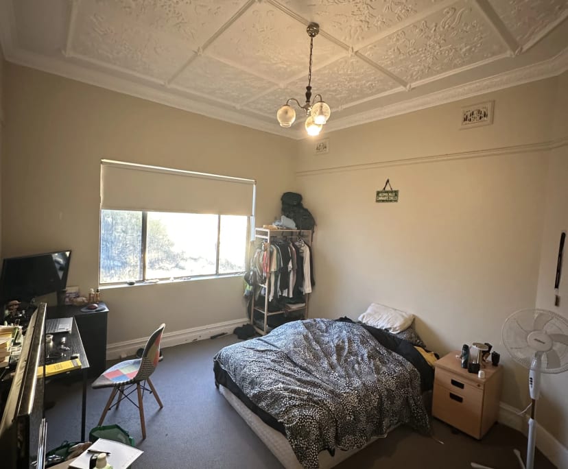 Room in a share house