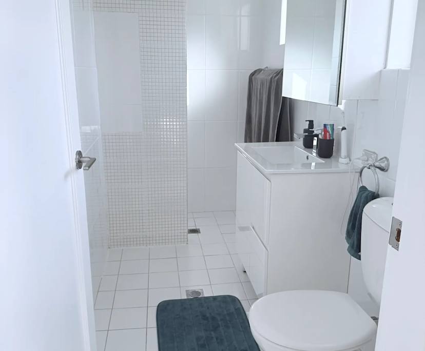 Whole property with 1 room for rent