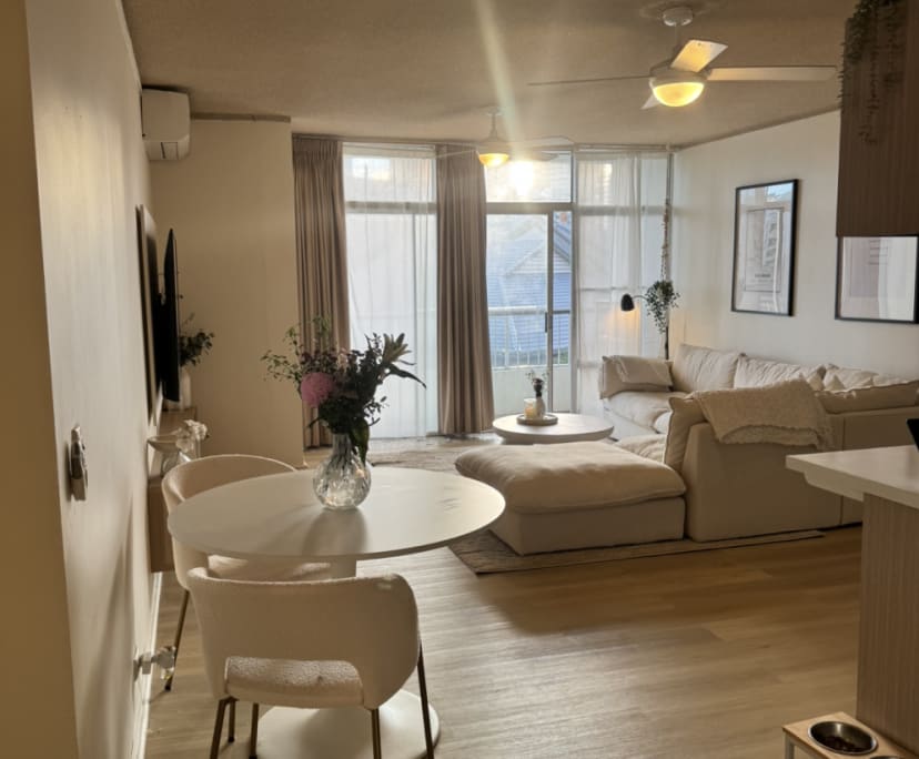 Furnished room in a flatshare