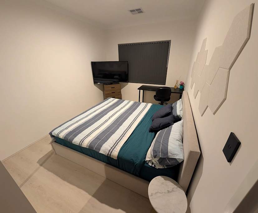 Furnished room with own bathroom