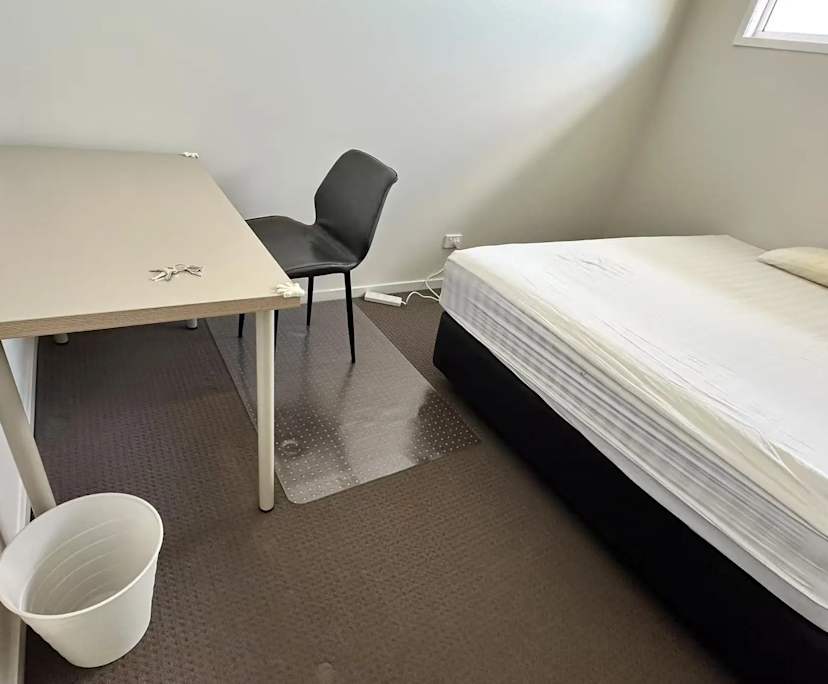 $250, Share-house, 4 bathrooms, Spring Mountain QLD 4300