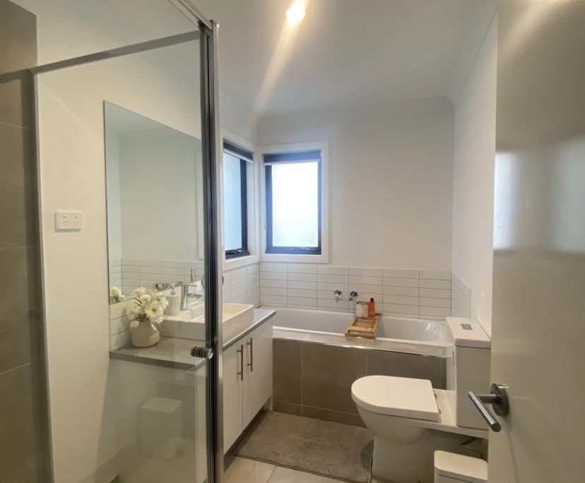 $300, Share-house, 3 bathrooms, Officer VIC 3809