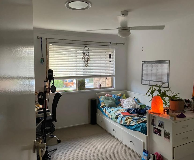 2 Rooms for Rent in Southport, Gold Coast 250270...